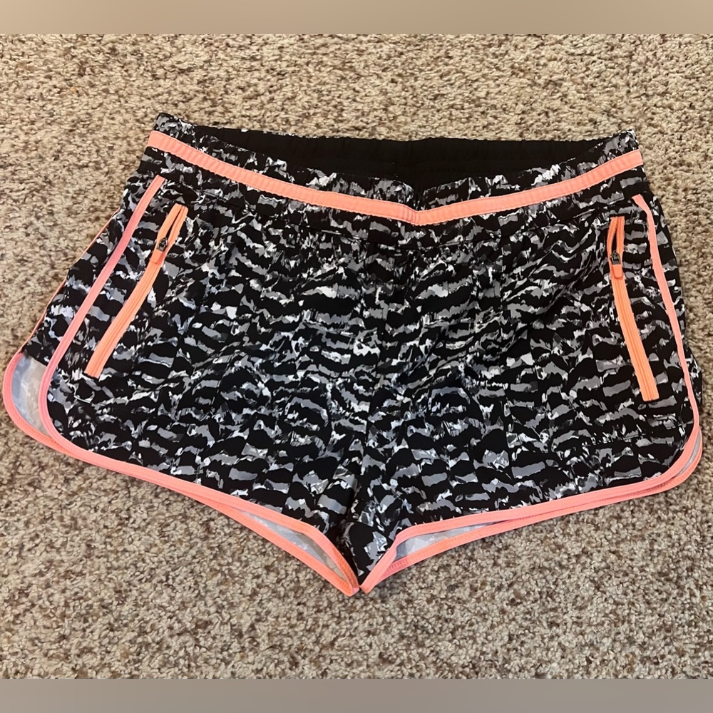 PRICE DROP Fabletics athletics shorts size M! Pockets with zippers on both sides